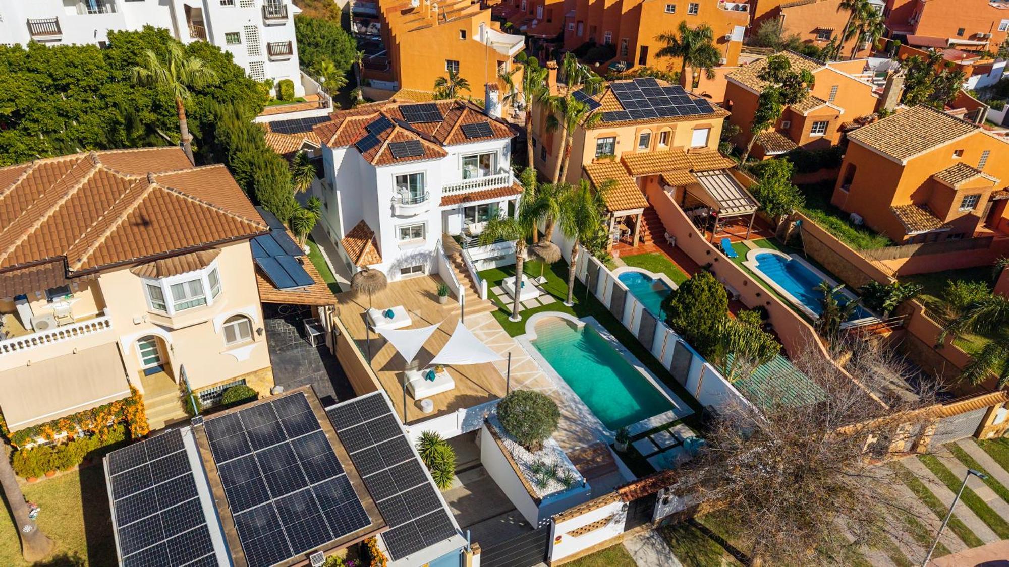 Vacation Marbella I Sunny Camelia Villa Heated Pool, Recently Renovated, Best Residential Neighborhood In Benalmadena, Short Walk To The Beach, Cinema Room ภายนอก รูปภาพ