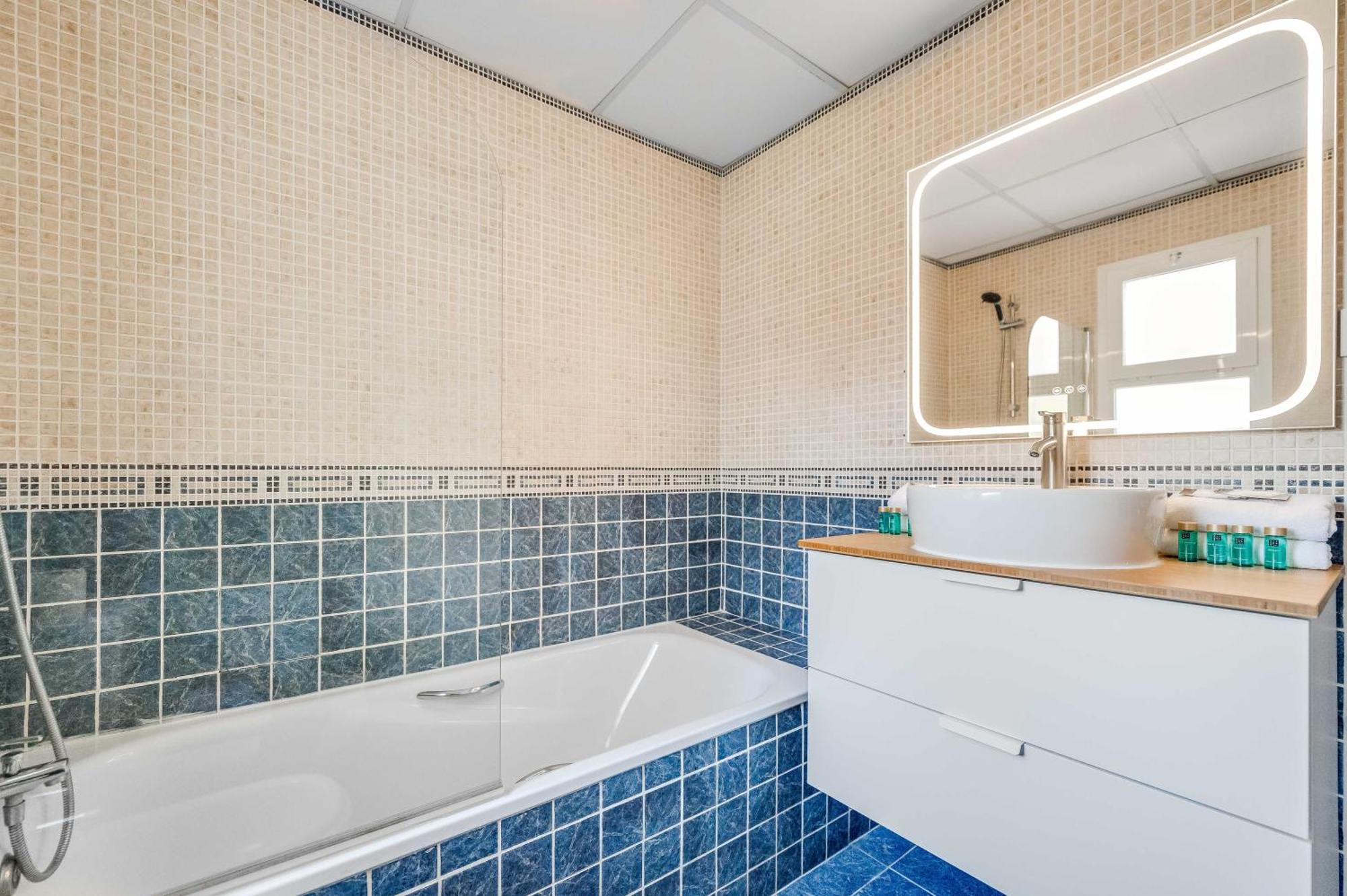Vacation Marbella I Sunny Camelia Villa Heated Pool, Recently Renovated, Best Residential Neighborhood In Benalmadena, Short Walk To The Beach, Cinema Room ภายนอก รูปภาพ